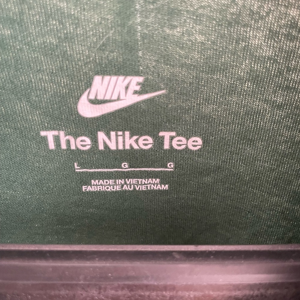 Nike Tee - Picture 2 of 3